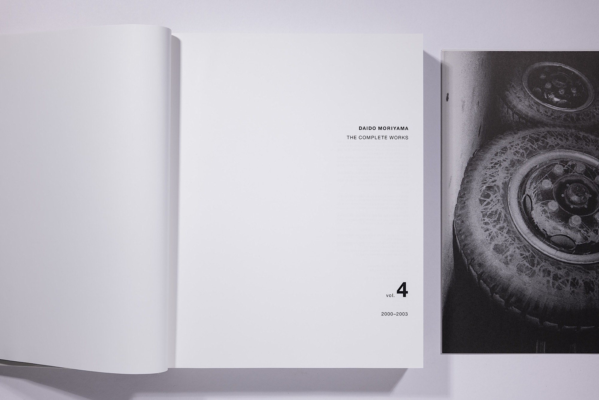Daido Moriyama - The Complete Works of Daido Moriyama Image 10